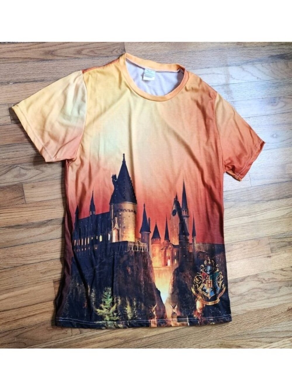Wizarding World of Harry Potter Universal Hogwarts Castle Crest TShirt XXL AOP